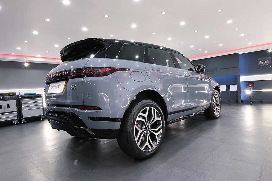 Range Rover Evoque P300e Detailing