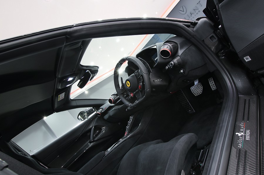 Ferrari 812 GTS Interior