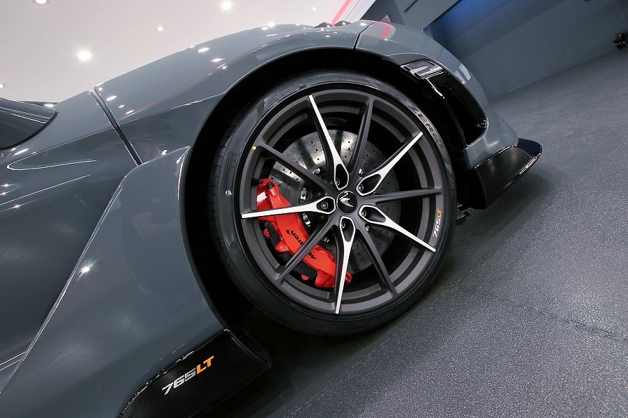 MCLAREN 765LT SPIDER Image 4