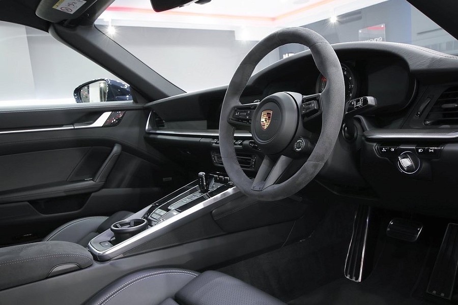 Porsche 911 C4S Cabriolet Image 5