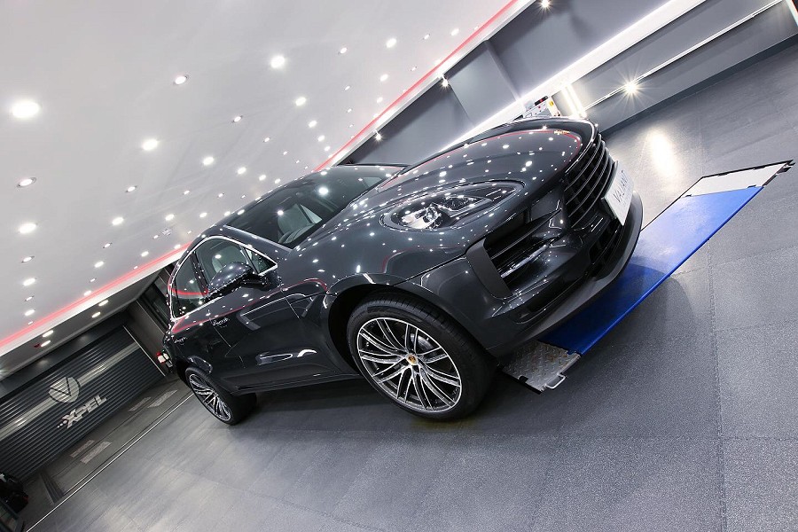 Porsche Macan New Car Detail