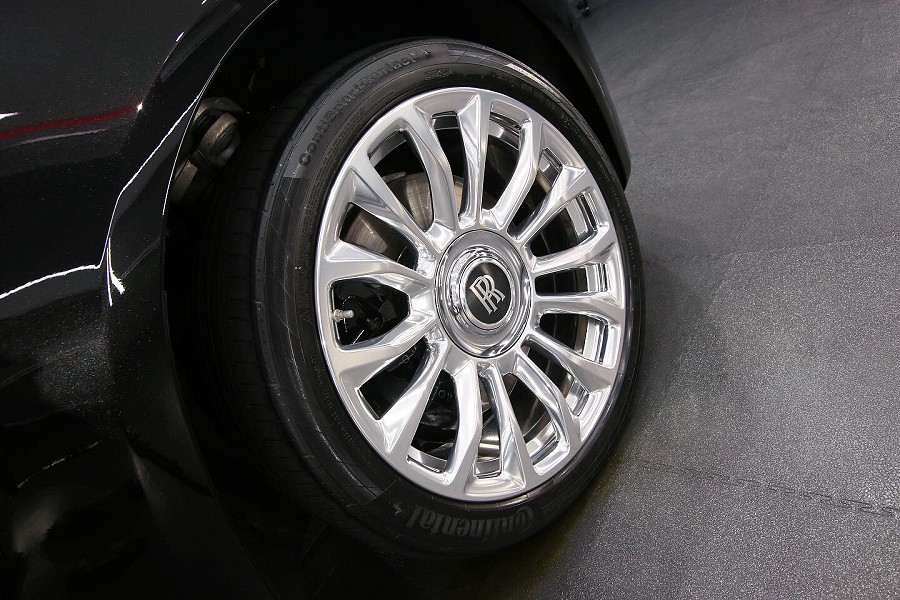 Rolls Royce Ghost Alloy Wheel Polishing